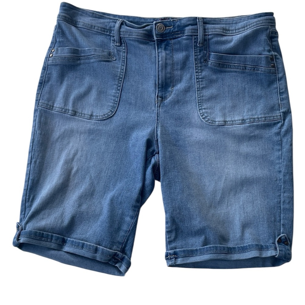 Gloria Vanderbilt Blue Denim Bermuda Shorts